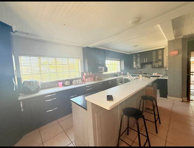 3 BEDROOM HOUSE FOR SALE IN VANDERBIJLPARK CW 5